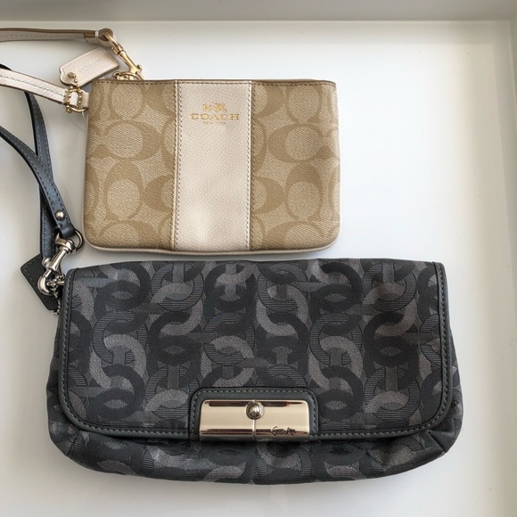 Coach Signature PVC Leather Small Wristlet Wallet - Picture 16 of 16